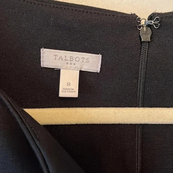Talbots Stretchy Knit Dress Women’s Size 8 Solid Black Pockets Fit and Flare - Picture 5 of 17